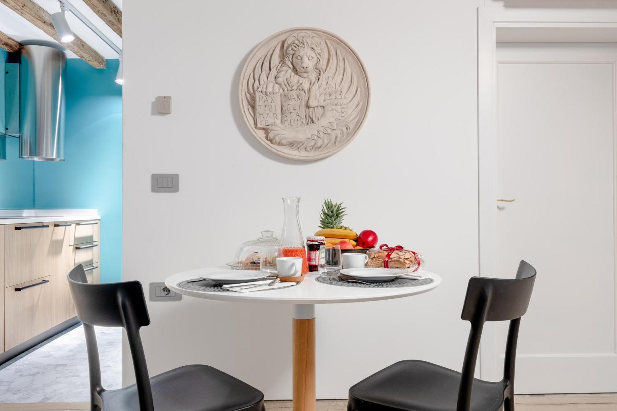 La Caorlina - Pied A Terre - Bas-relief Apartment Venice