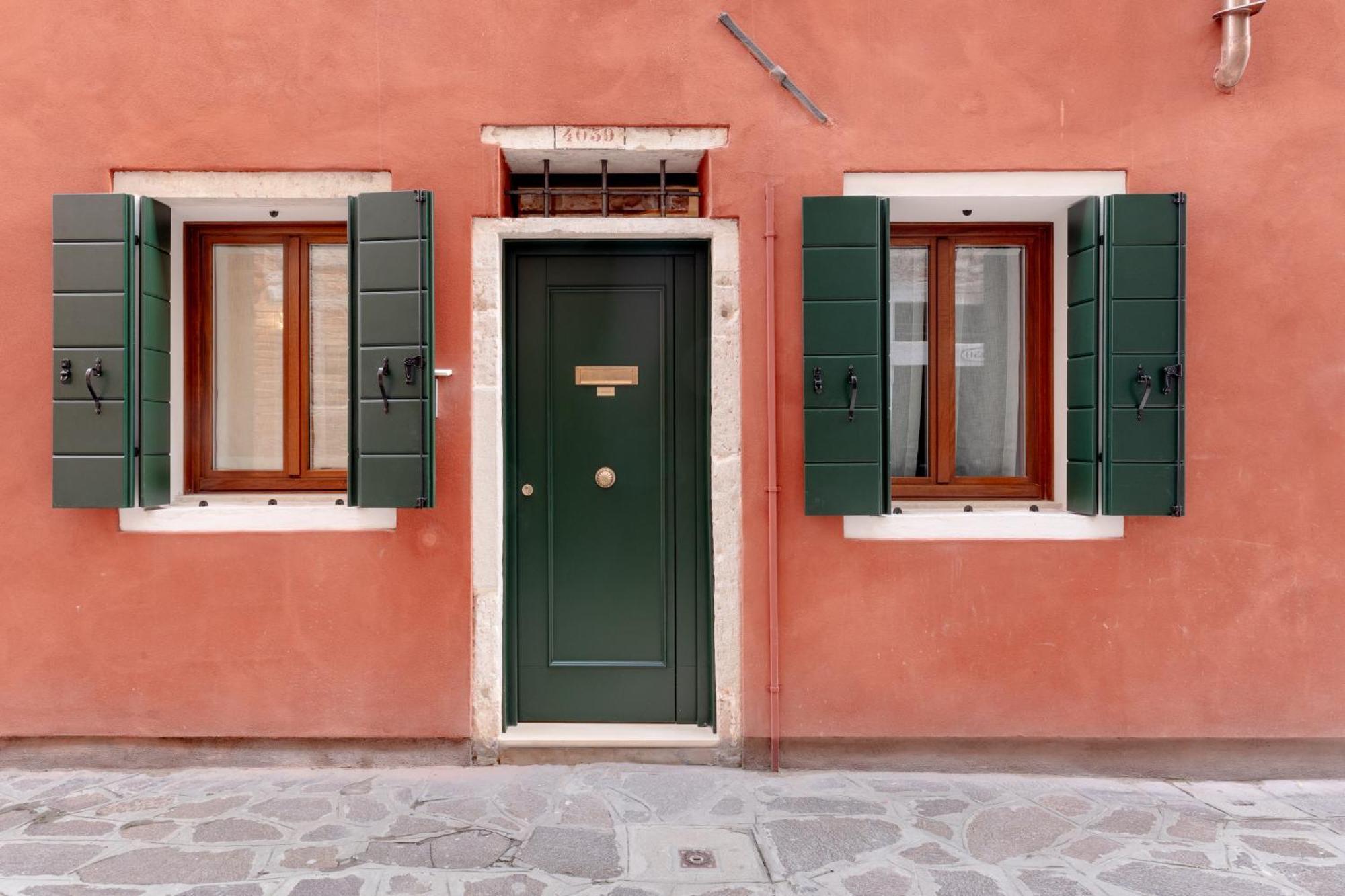 La Caorlina - Pied A Terre - Bas-relief * Venice